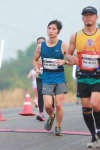 BIB: 46752, 40320
                            <button type="button" onclick="openModal(7525916)" class="btn btn-primary btn-sm float-right btn-popup" data-toggle="modal" data-target=".modal-high-quality">
                        <i class="fas fa-shopping-cart"></i> Add to Cart
                    </button>
                                            <button type="button" onclick="isThisMe(7525916, true)" class="btn btn-success btn-sm float-right btn-popup btn-isme hidden" data-toggle="tooltip" data-placement="bottom" title="นี่คือรูปของคุณใช่ไหม คลิกที่นี่เพื่อเอาเข้าอัลบั้ม">
                        <i class="fas fa-plus"></i> Add to album
                    </button>
                    <button type="button" onclick="isThisMe(7525916, false)" class="btn btn-warning btn-sm float-right btn-popup btn-isnotme hidden">
                        <i class="fas fa-ban"></i> Remove from album
                    </button>