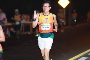 BIB: 20127, 
                            <button type="button" onclick="openModal(8523303)" class="btn btn-primary btn-sm float-right btn-popup" data-toggle="modal" data-target=".modal-high-quality">
                        <i class="fas fa-shopping-cart"></i> Add to Cart
                    </button>
                                            <button type="button" onclick="isThisMe(8523303, true)" class="btn btn-success btn-sm float-right btn-popup btn-isme hidden" data-toggle="tooltip" data-placement="bottom" title="นี่คือรูปของคุณใช่ไหม คลิกที่นี่เพื่อเอาเข้าอัลบั้ม">
                        <i class="fas fa-plus"></i> Add to album
                    </button>
                    <button type="button" onclick="isThisMe(8523303, false)" class="btn btn-warning btn-sm float-right btn-popup btn-isnotme hidden">
                        <i class="fas fa-ban"></i> Remove from album
                    </button>