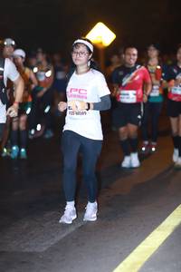 BIB: 40509
                            <button type="button" onclick="openModal(7579035)" class="btn btn-primary btn-sm float-right btn-popup" data-toggle="modal" data-target=".modal-high-quality">
                        <i class="fas fa-shopping-cart"></i> Add to Cart
                    </button>
                                            <button type="button" onclick="isThisMe(7579035, true)" class="btn btn-success btn-sm float-right btn-popup btn-isme hidden" data-toggle="tooltip" data-placement="bottom" title="นี่คือรูปของคุณใช่ไหม คลิกที่นี่เพื่อเอาเข้าอัลบั้ม">
                        <i class="fas fa-plus"></i> Add to album
                    </button>
                    <button type="button" onclick="isThisMe(7579035, false)" class="btn btn-warning btn-sm float-right btn-popup btn-isnotme hidden">
                        <i class="fas fa-ban"></i> Remove from album
                    </button>