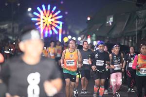 BIB: 4824, 412
                            <button type="button" onclick="openModal(7279869)" class="btn btn-primary btn-sm float-right btn-popup" data-toggle="modal" data-target=".modal-high-quality">
                        <i class="fas fa-shopping-cart"></i> Add to Cart
                    </button>
                                            <button type="button" onclick="isThisMe(7279869, true)" class="btn btn-success btn-sm float-right btn-popup btn-isme hidden" data-toggle="tooltip" data-placement="bottom" title="นี่คือรูปของคุณใช่ไหม คลิกที่นี่เพื่อเอาเข้าอัลบั้ม">
                        <i class="fas fa-plus"></i> Add to album
                    </button>
                    <button type="button" onclick="isThisMe(7279869, false)" class="btn btn-warning btn-sm float-right btn-popup btn-isnotme hidden">
                        <i class="fas fa-ban"></i> Remove from album
                    </button>