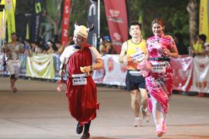 BIB: 41097, 115
                            <button type="button" onclick="openModal(8754002)" class="btn btn-primary btn-sm float-right btn-popup" data-toggle="modal" data-target=".modal-high-quality">
                        <i class="fas fa-shopping-cart"></i> Add to Cart
                    </button>
                                            <button type="button" onclick="isThisMe(8754002, true)" class="btn btn-success btn-sm float-right btn-popup btn-isme hidden" data-toggle="tooltip" data-placement="bottom" title="นี่คือรูปของคุณใช่ไหม คลิกที่นี่เพื่อเอาเข้าอัลบั้ม">
                        <i class="fas fa-plus"></i> Add to album
                    </button>
                    <button type="button" onclick="isThisMe(8754002, false)" class="btn btn-warning btn-sm float-right btn-popup btn-isnotme hidden">
                        <i class="fas fa-ban"></i> Remove from album
                    </button>