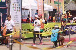 BIB: 1818
                            <button type="button" onclick="openModal(9378974)" class="btn btn-primary btn-sm float-right btn-popup" data-toggle="modal" data-target=".modal-high-quality">
                        <i class="fas fa-shopping-cart"></i> Add to Cart
                    </button>
                                            <button type="button" onclick="isThisMe(9378974, true)" class="btn btn-success btn-sm float-right btn-popup btn-isme hidden" data-toggle="tooltip" data-placement="bottom" title="นี่คือรูปของคุณใช่ไหม คลิกที่นี่เพื่อเอาเข้าอัลบั้ม">
                        <i class="fas fa-plus"></i> Add to album
                    </button>
                    <button type="button" onclick="isThisMe(9378974, false)" class="btn btn-warning btn-sm float-right btn-popup btn-isnotme hidden">
                        <i class="fas fa-ban"></i> Remove from album
                    </button>