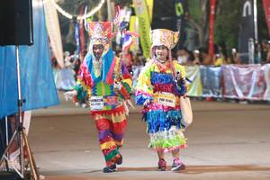 BIB: 15461
                            <button type="button" onclick="openModal(8761293)" class="btn btn-primary btn-sm float-right btn-popup" data-toggle="modal" data-target=".modal-high-quality">
                        <i class="fas fa-shopping-cart"></i> Add to Cart
                    </button>
                                            <button type="button" onclick="isThisMe(8761293, true)" class="btn btn-success btn-sm float-right btn-popup btn-isme hidden" data-toggle="tooltip" data-placement="bottom" title="นี่คือรูปของคุณใช่ไหม คลิกที่นี่เพื่อเอาเข้าอัลบั้ม">
                        <i class="fas fa-plus"></i> Add to album
                    </button>
                    <button type="button" onclick="isThisMe(8761293, false)" class="btn btn-warning btn-sm float-right btn-popup btn-isnotme hidden">
                        <i class="fas fa-ban"></i> Remove from album
                    </button>