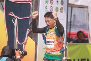 BIB: 47007
                            <button type="button" onclick="openModal(9379493)" class="btn btn-primary btn-sm float-right btn-popup" data-toggle="modal" data-target=".modal-high-quality">
                        <i class="fas fa-shopping-cart"></i> Add to Cart
                    </button>
                                            <button type="button" onclick="isThisMe(9379493, true)" class="btn btn-success btn-sm float-right btn-popup btn-isme hidden" data-toggle="tooltip" data-placement="bottom" title="นี่คือรูปของคุณใช่ไหม คลิกที่นี่เพื่อเอาเข้าอัลบั้ม">
                        <i class="fas fa-plus"></i> Add to album
                    </button>
                    <button type="button" onclick="isThisMe(9379493, false)" class="btn btn-warning btn-sm float-right btn-popup btn-isnotme hidden">
                        <i class="fas fa-ban"></i> Remove from album
                    </button>