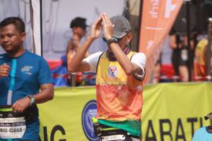 BIB: 45868
                            <button type="button" onclick="openModal(9379527)" class="btn btn-primary btn-sm float-right btn-popup" data-toggle="modal" data-target=".modal-high-quality">
                        <i class="fas fa-shopping-cart"></i> Add to Cart
                    </button>
                                            <button type="button" onclick="isThisMe(9379527, true)" class="btn btn-success btn-sm float-right btn-popup btn-isme hidden" data-toggle="tooltip" data-placement="bottom" title="นี่คือรูปของคุณใช่ไหม คลิกที่นี่เพื่อเอาเข้าอัลบั้ม">
                        <i class="fas fa-plus"></i> Add to album
                    </button>
                    <button type="button" onclick="isThisMe(9379527, false)" class="btn btn-warning btn-sm float-right btn-popup btn-isnotme hidden">
                        <i class="fas fa-ban"></i> Remove from album
                    </button>