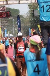 BIB: 195
                            <button type="button" onclick="openModal(9379636)" class="btn btn-primary btn-sm float-right btn-popup" data-toggle="modal" data-target=".modal-high-quality">
                        <i class="fas fa-shopping-cart"></i> Add to Cart
                    </button>
                                            <button type="button" onclick="isThisMe(9379636, true)" class="btn btn-success btn-sm float-right btn-popup btn-isme hidden" data-toggle="tooltip" data-placement="bottom" title="นี่คือรูปของคุณใช่ไหม คลิกที่นี่เพื่อเอาเข้าอัลบั้ม">
                        <i class="fas fa-plus"></i> Add to album
                    </button>
                    <button type="button" onclick="isThisMe(9379636, false)" class="btn btn-warning btn-sm float-right btn-popup btn-isnotme hidden">
                        <i class="fas fa-ban"></i> Remove from album
                    </button>