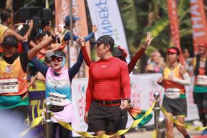 BIB: 40719, 46795
                            <button type="button" onclick="openModal(9379244)" class="btn btn-primary btn-sm float-right btn-popup" data-toggle="modal" data-target=".modal-high-quality">
                        <i class="fas fa-shopping-cart"></i> Add to Cart
                    </button>
                                            <button type="button" onclick="isThisMe(9379244, true)" class="btn btn-success btn-sm float-right btn-popup btn-isme hidden" data-toggle="tooltip" data-placement="bottom" title="นี่คือรูปของคุณใช่ไหม คลิกที่นี่เพื่อเอาเข้าอัลบั้ม">
                        <i class="fas fa-plus"></i> Add to album
                    </button>
                    <button type="button" onclick="isThisMe(9379244, false)" class="btn btn-warning btn-sm float-right btn-popup btn-isnotme hidden">
                        <i class="fas fa-ban"></i> Remove from album
                    </button>