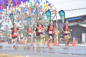 BIB: 145
                            <button type="button" onclick="openModal(7631978)" class="btn btn-primary btn-sm float-right btn-popup" data-toggle="modal" data-target=".modal-high-quality">
                        <i class="fas fa-shopping-cart"></i> Add to Cart
                    </button>
                                            <button type="button" onclick="isThisMe(7631978, true)" class="btn btn-success btn-sm float-right btn-popup btn-isme hidden" data-toggle="tooltip" data-placement="bottom" title="นี่คือรูปของคุณใช่ไหม คลิกที่นี่เพื่อเอาเข้าอัลบั้ม">
                        <i class="fas fa-plus"></i> Add to album
                    </button>
                    <button type="button" onclick="isThisMe(7631978, false)" class="btn btn-warning btn-sm float-right btn-popup btn-isnotme hidden">
                        <i class="fas fa-ban"></i> Remove from album
                    </button>