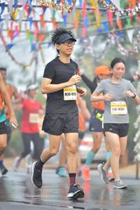 BIB: 10301
                            <button type="button" onclick="openModal(7624289)" class="btn btn-primary btn-sm float-right btn-popup" data-toggle="modal" data-target=".modal-high-quality">
                        <i class="fas fa-shopping-cart"></i> Add to Cart
                    </button>
                                            <button type="button" onclick="isThisMe(7624289, true)" class="btn btn-success btn-sm float-right btn-popup btn-isme hidden" data-toggle="tooltip" data-placement="bottom" title="นี่คือรูปของคุณใช่ไหม คลิกที่นี่เพื่อเอาเข้าอัลบั้ม">
                        <i class="fas fa-plus"></i> Add to album
                    </button>
                    <button type="button" onclick="isThisMe(7624289, false)" class="btn btn-warning btn-sm float-right btn-popup btn-isnotme hidden">
                        <i class="fas fa-ban"></i> Remove from album
                    </button>