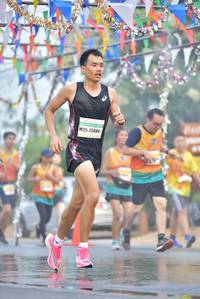 BIB: 25884
                            <button type="button" onclick="openModal(7628951)" class="btn btn-primary btn-sm float-right btn-popup" data-toggle="modal" data-target=".modal-high-quality">
                        <i class="fas fa-shopping-cart"></i> Add to Cart
                    </button>
                                            <button type="button" onclick="isThisMe(7628951, true)" class="btn btn-success btn-sm float-right btn-popup btn-isme hidden" data-toggle="tooltip" data-placement="bottom" title="นี่คือรูปของคุณใช่ไหม คลิกที่นี่เพื่อเอาเข้าอัลบั้ม">
                        <i class="fas fa-plus"></i> Add to album
                    </button>
                    <button type="button" onclick="isThisMe(7628951, false)" class="btn btn-warning btn-sm float-right btn-popup btn-isnotme hidden">
                        <i class="fas fa-ban"></i> Remove from album
                    </button>