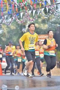 BIB: 11810
                            <button type="button" onclick="openModal(7667312)" class="btn btn-primary btn-sm float-right btn-popup" data-toggle="modal" data-target=".modal-high-quality">
                        <i class="fas fa-shopping-cart"></i> Add to Cart
                    </button>
                                            <button type="button" onclick="isThisMe(7667312, true)" class="btn btn-success btn-sm float-right btn-popup btn-isme hidden" data-toggle="tooltip" data-placement="bottom" title="นี่คือรูปของคุณใช่ไหม คลิกที่นี่เพื่อเอาเข้าอัลบั้ม">
                        <i class="fas fa-plus"></i> Add to album
                    </button>
                    <button type="button" onclick="isThisMe(7667312, false)" class="btn btn-warning btn-sm float-right btn-popup btn-isnotme hidden">
                        <i class="fas fa-ban"></i> Remove from album
                    </button>
