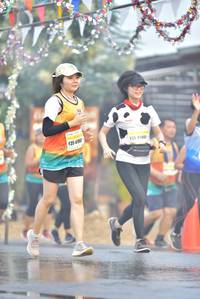 BIB: 810
                            <button type="button" onclick="openModal(7651287)" class="btn btn-primary btn-sm float-right btn-popup" data-toggle="modal" data-target=".modal-high-quality">
                        <i class="fas fa-shopping-cart"></i> Add to Cart
                    </button>
                                            <button type="button" onclick="isThisMe(7651287, true)" class="btn btn-success btn-sm float-right btn-popup btn-isme hidden" data-toggle="tooltip" data-placement="bottom" title="นี่คือรูปของคุณใช่ไหม คลิกที่นี่เพื่อเอาเข้าอัลบั้ม">
                        <i class="fas fa-plus"></i> Add to album
                    </button>
                    <button type="button" onclick="isThisMe(7651287, false)" class="btn btn-warning btn-sm float-right btn-popup btn-isnotme hidden">
                        <i class="fas fa-ban"></i> Remove from album
                    </button>