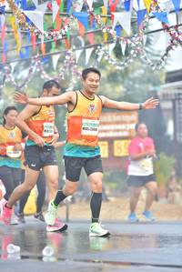 BIB: 256
                            <button type="button" onclick="openModal(7659441)" class="btn btn-primary btn-sm float-right btn-popup" data-toggle="modal" data-target=".modal-high-quality">
                        <i class="fas fa-shopping-cart"></i> Add to Cart
                    </button>
                                            <button type="button" onclick="isThisMe(7659441, true)" class="btn btn-success btn-sm float-right btn-popup btn-isme hidden" data-toggle="tooltip" data-placement="bottom" title="นี่คือรูปของคุณใช่ไหม คลิกที่นี่เพื่อเอาเข้าอัลบั้ม">
                        <i class="fas fa-plus"></i> Add to album
                    </button>
                    <button type="button" onclick="isThisMe(7659441, false)" class="btn btn-warning btn-sm float-right btn-popup btn-isnotme hidden">
                        <i class="fas fa-ban"></i> Remove from album
                    </button>