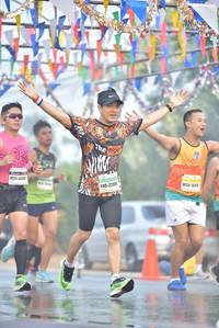 BIB: 4148, 2200
                            <button type="button" onclick="openModal(7654082)" class="btn btn-primary btn-sm float-right btn-popup" data-toggle="modal" data-target=".modal-high-quality">
                        <i class="fas fa-shopping-cart"></i> Add to Cart
                    </button>
                                            <button type="button" onclick="isThisMe(7654082, true)" class="btn btn-success btn-sm float-right btn-popup btn-isme hidden" data-toggle="tooltip" data-placement="bottom" title="นี่คือรูปของคุณใช่ไหม คลิกที่นี่เพื่อเอาเข้าอัลบั้ม">
                        <i class="fas fa-plus"></i> Add to album
                    </button>
                    <button type="button" onclick="isThisMe(7654082, false)" class="btn btn-warning btn-sm float-right btn-popup btn-isnotme hidden">
                        <i class="fas fa-ban"></i> Remove from album
                    </button>