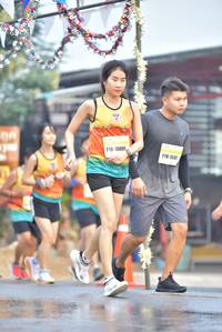 BIB: 10096
                            <button type="button" onclick="openModal(7664604)" class="btn btn-primary btn-sm float-right btn-popup" data-toggle="modal" data-target=".modal-high-quality">
                        <i class="fas fa-shopping-cart"></i> Add to Cart
                    </button>
                                            <button type="button" onclick="isThisMe(7664604, true)" class="btn btn-success btn-sm float-right btn-popup btn-isme hidden" data-toggle="tooltip" data-placement="bottom" title="นี่คือรูปของคุณใช่ไหม คลิกที่นี่เพื่อเอาเข้าอัลบั้ม">
                        <i class="fas fa-plus"></i> Add to album
                    </button>
                    <button type="button" onclick="isThisMe(7664604, false)" class="btn btn-warning btn-sm float-right btn-popup btn-isnotme hidden">
                        <i class="fas fa-ban"></i> Remove from album
                    </button>