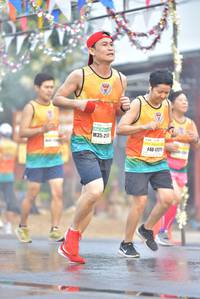BIB: 1721
                            <button type="button" onclick="openModal(7660567)" class="btn btn-primary btn-sm float-right btn-popup" data-toggle="modal" data-target=".modal-high-quality">
                        <i class="fas fa-shopping-cart"></i> Add to Cart
                    </button>
                                            <button type="button" onclick="isThisMe(7660567, true)" class="btn btn-success btn-sm float-right btn-popup btn-isme hidden" data-toggle="tooltip" data-placement="bottom" title="นี่คือรูปของคุณใช่ไหม คลิกที่นี่เพื่อเอาเข้าอัลบั้ม">
                        <i class="fas fa-plus"></i> Add to album
                    </button>
                    <button type="button" onclick="isThisMe(7660567, false)" class="btn btn-warning btn-sm float-right btn-popup btn-isnotme hidden">
                        <i class="fas fa-ban"></i> Remove from album
                    </button>