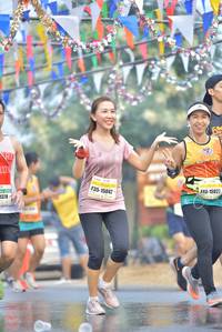 BIB: 15042, 15027, 1318
                            <button type="button" onclick="openModal(7681052)" class="btn btn-primary btn-sm float-right btn-popup" data-toggle="modal" data-target=".modal-high-quality">
                        <i class="fas fa-shopping-cart"></i> Add to Cart
                    </button>
                                            <button type="button" onclick="isThisMe(7681052, true)" class="btn btn-success btn-sm float-right btn-popup btn-isme hidden" data-toggle="tooltip" data-placement="bottom" title="นี่คือรูปของคุณใช่ไหม คลิกที่นี่เพื่อเอาเข้าอัลบั้ม">
                        <i class="fas fa-plus"></i> Add to album
                    </button>
                    <button type="button" onclick="isThisMe(7681052, false)" class="btn btn-warning btn-sm float-right btn-popup btn-isnotme hidden">
                        <i class="fas fa-ban"></i> Remove from album
                    </button>