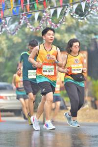 BIB: 16209, 26137, 259
                            <button type="button" onclick="openModal(7691960)" class="btn btn-primary btn-sm float-right btn-popup" data-toggle="modal" data-target=".modal-high-quality">
                        <i class="fas fa-shopping-cart"></i> Add to Cart
                    </button>
                                            <button type="button" onclick="isThisMe(7691960, true)" class="btn btn-success btn-sm float-right btn-popup btn-isme hidden" data-toggle="tooltip" data-placement="bottom" title="นี่คือรูปของคุณใช่ไหม คลิกที่นี่เพื่อเอาเข้าอัลบั้ม">
                        <i class="fas fa-plus"></i> Add to album
                    </button>
                    <button type="button" onclick="isThisMe(7691960, false)" class="btn btn-warning btn-sm float-right btn-popup btn-isnotme hidden">
                        <i class="fas fa-ban"></i> Remove from album
                    </button>