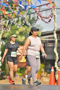 BIB: 256
                            <button type="button" onclick="openModal(8184772)" class="btn btn-primary btn-sm float-right btn-popup" data-toggle="modal" data-target=".modal-high-quality">
                        <i class="fas fa-shopping-cart"></i> Add to Cart
                    </button>
                                            <button type="button" onclick="isThisMe(8184772, true)" class="btn btn-success btn-sm float-right btn-popup btn-isme hidden" data-toggle="tooltip" data-placement="bottom" title="นี่คือรูปของคุณใช่ไหม คลิกที่นี่เพื่อเอาเข้าอัลบั้ม">
                        <i class="fas fa-plus"></i> Add to album
                    </button>
                    <button type="button" onclick="isThisMe(8184772, false)" class="btn btn-warning btn-sm float-right btn-popup btn-isnotme hidden">
                        <i class="fas fa-ban"></i> Remove from album
                    </button>