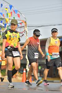BIB: 400, 41624
                            <button type="button" onclick="openModal(8185634)" class="btn btn-primary btn-sm float-right btn-popup" data-toggle="modal" data-target=".modal-high-quality">
                        <i class="fas fa-shopping-cart"></i> Add to Cart
                    </button>
                                            <button type="button" onclick="isThisMe(8185634, true)" class="btn btn-success btn-sm float-right btn-popup btn-isme hidden" data-toggle="tooltip" data-placement="bottom" title="นี่คือรูปของคุณใช่ไหม คลิกที่นี่เพื่อเอาเข้าอัลบั้ม">
                        <i class="fas fa-plus"></i> Add to album
                    </button>
                    <button type="button" onclick="isThisMe(8185634, false)" class="btn btn-warning btn-sm float-right btn-popup btn-isnotme hidden">
                        <i class="fas fa-ban"></i> Remove from album
                    </button>