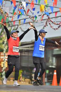 BIB: 450, 40522
                            <button type="button" onclick="openModal(8338256)" class="btn btn-primary btn-sm float-right btn-popup" data-toggle="modal" data-target=".modal-high-quality">
                        <i class="fas fa-shopping-cart"></i> Add to Cart
                    </button>
                                            <button type="button" onclick="isThisMe(8338256, true)" class="btn btn-success btn-sm float-right btn-popup btn-isme hidden" data-toggle="tooltip" data-placement="bottom" title="นี่คือรูปของคุณใช่ไหม คลิกที่นี่เพื่อเอาเข้าอัลบั้ม">
                        <i class="fas fa-plus"></i> Add to album
                    </button>
                    <button type="button" onclick="isThisMe(8338256, false)" class="btn btn-warning btn-sm float-right btn-popup btn-isnotme hidden">
                        <i class="fas fa-ban"></i> Remove from album
                    </button>