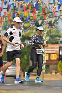 BIB: 405
                            <button type="button" onclick="openModal(8353319)" class="btn btn-primary btn-sm float-right btn-popup" data-toggle="modal" data-target=".modal-high-quality">
                        <i class="fas fa-shopping-cart"></i> Add to Cart
                    </button>
                                            <button type="button" onclick="isThisMe(8353319, true)" class="btn btn-success btn-sm float-right btn-popup btn-isme hidden" data-toggle="tooltip" data-placement="bottom" title="นี่คือรูปของคุณใช่ไหม คลิกที่นี่เพื่อเอาเข้าอัลบั้ม">
                        <i class="fas fa-plus"></i> Add to album
                    </button>
                    <button type="button" onclick="isThisMe(8353319, false)" class="btn btn-warning btn-sm float-right btn-popup btn-isnotme hidden">
                        <i class="fas fa-ban"></i> Remove from album
                    </button>