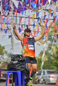 BIB: 40709
                            <button type="button" onclick="openModal(8326899)" class="btn btn-primary btn-sm float-right btn-popup" data-toggle="modal" data-target=".modal-high-quality">
                        <i class="fas fa-shopping-cart"></i> Add to Cart
                    </button>
                                            <button type="button" onclick="isThisMe(8326899, true)" class="btn btn-success btn-sm float-right btn-popup btn-isme hidden" data-toggle="tooltip" data-placement="bottom" title="นี่คือรูปของคุณใช่ไหม คลิกที่นี่เพื่อเอาเข้าอัลบั้ม">
                        <i class="fas fa-plus"></i> Add to album
                    </button>
                    <button type="button" onclick="isThisMe(8326899, false)" class="btn btn-warning btn-sm float-right btn-popup btn-isnotme hidden">
                        <i class="fas fa-ban"></i> Remove from album
                    </button>