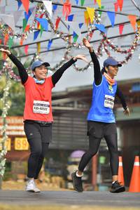 BIB: 40522
                            <button type="button" onclick="openModal(8338277)" class="btn btn-primary btn-sm float-right btn-popup" data-toggle="modal" data-target=".modal-high-quality">
                        <i class="fas fa-shopping-cart"></i> Add to Cart
                    </button>
                                            <button type="button" onclick="isThisMe(8338277, true)" class="btn btn-success btn-sm float-right btn-popup btn-isme hidden" data-toggle="tooltip" data-placement="bottom" title="นี่คือรูปของคุณใช่ไหม คลิกที่นี่เพื่อเอาเข้าอัลบั้ม">
                        <i class="fas fa-plus"></i> Add to album
                    </button>
                    <button type="button" onclick="isThisMe(8338277, false)" class="btn btn-warning btn-sm float-right btn-popup btn-isnotme hidden">
                        <i class="fas fa-ban"></i> Remove from album
                    </button>