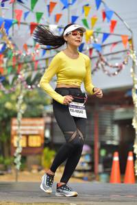 BIB: 40542
                            <button type="button" onclick="openModal(8373190)" class="btn btn-primary btn-sm float-right btn-popup" data-toggle="modal" data-target=".modal-high-quality">
                        <i class="fas fa-shopping-cart"></i> Add to Cart
                    </button>
                                            <button type="button" onclick="isThisMe(8373190, true)" class="btn btn-success btn-sm float-right btn-popup btn-isme hidden" data-toggle="tooltip" data-placement="bottom" title="นี่คือรูปของคุณใช่ไหม คลิกที่นี่เพื่อเอาเข้าอัลบั้ม">
                        <i class="fas fa-plus"></i> Add to album
                    </button>
                    <button type="button" onclick="isThisMe(8373190, false)" class="btn btn-warning btn-sm float-right btn-popup btn-isnotme hidden">
                        <i class="fas fa-ban"></i> Remove from album
                    </button>