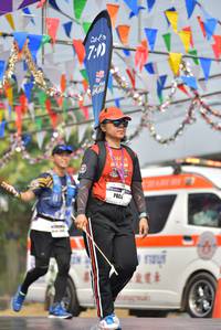 BIB: 700
                            <button type="button" onclick="openModal(8471839)" class="btn btn-primary btn-sm float-right btn-popup" data-toggle="modal" data-target=".modal-high-quality">
                        <i class="fas fa-shopping-cart"></i> Add to Cart
                    </button>
                                            <button type="button" onclick="isThisMe(8471839, true)" class="btn btn-success btn-sm float-right btn-popup btn-isme hidden" data-toggle="tooltip" data-placement="bottom" title="นี่คือรูปของคุณใช่ไหม คลิกที่นี่เพื่อเอาเข้าอัลบั้ม">
                        <i class="fas fa-plus"></i> Add to album
                    </button>
                    <button type="button" onclick="isThisMe(8471839, false)" class="btn btn-warning btn-sm float-right btn-popup btn-isnotme hidden">
                        <i class="fas fa-ban"></i> Remove from album
                    </button>