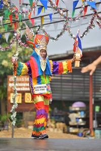 BIB: 47081
                            <button type="button" onclick="openModal(8471446)" class="btn btn-primary btn-sm float-right btn-popup" data-toggle="modal" data-target=".modal-high-quality">
                        <i class="fas fa-shopping-cart"></i> Add to Cart
                    </button>
                                            <button type="button" onclick="isThisMe(8471446, true)" class="btn btn-success btn-sm float-right btn-popup btn-isme hidden" data-toggle="tooltip" data-placement="bottom" title="นี่คือรูปของคุณใช่ไหม คลิกที่นี่เพื่อเอาเข้าอัลบั้ม">
                        <i class="fas fa-plus"></i> Add to album
                    </button>
                    <button type="button" onclick="isThisMe(8471446, false)" class="btn btn-warning btn-sm float-right btn-popup btn-isnotme hidden">
                        <i class="fas fa-ban"></i> Remove from album
                    </button>