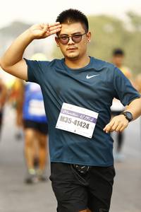 BIB: 421952, 41424
                            <button type="button" onclick="openModal(9258856)" class="btn btn-primary btn-sm float-right btn-popup" data-toggle="modal" data-target=".modal-high-quality">
                        <i class="fas fa-shopping-cart"></i> Add to Cart
                    </button>
                                            <button type="button" onclick="isThisMe(9258856, true)" class="btn btn-success btn-sm float-right btn-popup btn-isme hidden" data-toggle="tooltip" data-placement="bottom" title="นี่คือรูปของคุณใช่ไหม คลิกที่นี่เพื่อเอาเข้าอัลบั้ม">
                        <i class="fas fa-plus"></i> Add to album
                    </button>
                    <button type="button" onclick="isThisMe(9258856, false)" class="btn btn-warning btn-sm float-right btn-popup btn-isnotme hidden">
                        <i class="fas fa-ban"></i> Remove from album
                    </button>