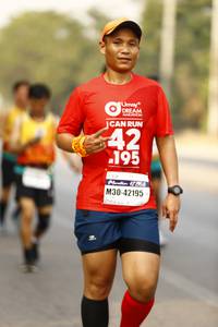 BIB: 195, 42195
                            <button type="button" onclick="openModal(9260697)" class="btn btn-primary btn-sm float-right btn-popup" data-toggle="modal" data-target=".modal-high-quality">
                        <i class="fas fa-shopping-cart"></i> Add to Cart
                    </button>
                                            <button type="button" onclick="isThisMe(9260697, true)" class="btn btn-success btn-sm float-right btn-popup btn-isme hidden" data-toggle="tooltip" data-placement="bottom" title="นี่คือรูปของคุณใช่ไหม คลิกที่นี่เพื่อเอาเข้าอัลบั้ม">
                        <i class="fas fa-plus"></i> Add to album
                    </button>
                    <button type="button" onclick="isThisMe(9260697, false)" class="btn btn-warning btn-sm float-right btn-popup btn-isnotme hidden">
                        <i class="fas fa-ban"></i> Remove from album
                    </button>