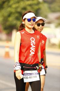 BIB: 42195, 40080
                            <button type="button" onclick="openModal(9272724)" class="btn btn-primary btn-sm float-right btn-popup" data-toggle="modal" data-target=".modal-high-quality">
                        <i class="fas fa-shopping-cart"></i> Add to Cart
                    </button>
                                            <button type="button" onclick="isThisMe(9272724, true)" class="btn btn-success btn-sm float-right btn-popup btn-isme hidden" data-toggle="tooltip" data-placement="bottom" title="นี่คือรูปของคุณใช่ไหม คลิกที่นี่เพื่อเอาเข้าอัลบั้ม">
                        <i class="fas fa-plus"></i> Add to album
                    </button>
                    <button type="button" onclick="isThisMe(9272724, false)" class="btn btn-warning btn-sm float-right btn-popup btn-isnotme hidden">
                        <i class="fas fa-ban"></i> Remove from album
                    </button>