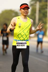 BIB: 195, 42195, 41295
                            <button type="button" onclick="openModal(9264147)" class="btn btn-primary btn-sm float-right btn-popup" data-toggle="modal" data-target=".modal-high-quality">
                        <i class="fas fa-shopping-cart"></i> Add to Cart
                    </button>
                                            <button type="button" onclick="isThisMe(9264147, true)" class="btn btn-success btn-sm float-right btn-popup btn-isme hidden" data-toggle="tooltip" data-placement="bottom" title="นี่คือรูปของคุณใช่ไหม คลิกที่นี่เพื่อเอาเข้าอัลบั้ม">
                        <i class="fas fa-plus"></i> Add to album
                    </button>
                    <button type="button" onclick="isThisMe(9264147, false)" class="btn btn-warning btn-sm float-right btn-popup btn-isnotme hidden">
                        <i class="fas fa-ban"></i> Remove from album
                    </button>