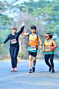 BIB: 046294, 47345, 4034
                            <button type="button" onclick="openModal(10212041)" class="btn btn-primary btn-sm float-right btn-popup" data-toggle="modal" data-target=".modal-high-quality">
                        <i class="fas fa-shopping-cart"></i> Add to Cart
                    </button>
                                            <button type="button" onclick="isThisMe(10212041, true)" class="btn btn-success btn-sm float-right btn-popup btn-isme hidden" data-toggle="tooltip" data-placement="bottom" title="นี่คือรูปของคุณใช่ไหม คลิกที่นี่เพื่อเอาเข้าอัลบั้ม">
                        <i class="fas fa-plus"></i> Add to album
                    </button>
                    <button type="button" onclick="isThisMe(10212041, false)" class="btn btn-warning btn-sm float-right btn-popup btn-isnotme hidden">
                        <i class="fas fa-ban"></i> Remove from album
                    </button>