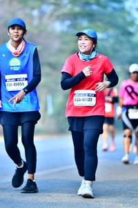 BIB: 45055, 40522
                            <button type="button" onclick="openModal(10209735)" class="btn btn-primary btn-sm float-right btn-popup" data-toggle="modal" data-target=".modal-high-quality">
                        <i class="fas fa-shopping-cart"></i> Add to Cart
                    </button>
                                            <button type="button" onclick="isThisMe(10209735, true)" class="btn btn-success btn-sm float-right btn-popup btn-isme hidden" data-toggle="tooltip" data-placement="bottom" title="นี่คือรูปของคุณใช่ไหม คลิกที่นี่เพื่อเอาเข้าอัลบั้ม">
                        <i class="fas fa-plus"></i> Add to album
                    </button>
                    <button type="button" onclick="isThisMe(10209735, false)" class="btn btn-warning btn-sm float-right btn-popup btn-isnotme hidden">
                        <i class="fas fa-ban"></i> Remove from album
                    </button>