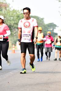 BIB: 46910
                            <button type="button" onclick="openModal(10210640)" class="btn btn-primary btn-sm float-right btn-popup" data-toggle="modal" data-target=".modal-high-quality">
                        <i class="fas fa-shopping-cart"></i> Add to Cart
                    </button>
                                            <button type="button" onclick="isThisMe(10210640, true)" class="btn btn-success btn-sm float-right btn-popup btn-isme hidden" data-toggle="tooltip" data-placement="bottom" title="นี่คือรูปของคุณใช่ไหม คลิกที่นี่เพื่อเอาเข้าอัลบั้ม">
                        <i class="fas fa-plus"></i> Add to album
                    </button>
                    <button type="button" onclick="isThisMe(10210640, false)" class="btn btn-warning btn-sm float-right btn-popup btn-isnotme hidden">
                        <i class="fas fa-ban"></i> Remove from album
                    </button>