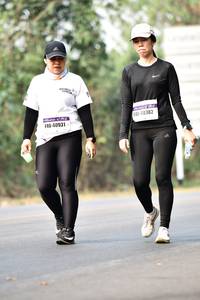 BIB: 40382, 40931
                            <button type="button" onclick="openModal(10209102)" class="btn btn-primary btn-sm float-right btn-popup" data-toggle="modal" data-target=".modal-high-quality">
                        <i class="fas fa-shopping-cart"></i> Add to Cart
                    </button>
                                            <button type="button" onclick="isThisMe(10209102, true)" class="btn btn-success btn-sm float-right btn-popup btn-isme hidden" data-toggle="tooltip" data-placement="bottom" title="นี่คือรูปของคุณใช่ไหม คลิกที่นี่เพื่อเอาเข้าอัลบั้ม">
                        <i class="fas fa-plus"></i> Add to album
                    </button>
                    <button type="button" onclick="isThisMe(10209102, false)" class="btn btn-warning btn-sm float-right btn-popup btn-isnotme hidden">
                        <i class="fas fa-ban"></i> Remove from album
                    </button>