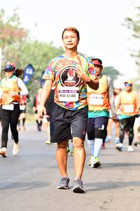 BIB: 42144
                            <button type="button" onclick="openModal(10202733)" class="btn btn-primary btn-sm float-right btn-popup" data-toggle="modal" data-target=".modal-high-quality">
                        <i class="fas fa-shopping-cart"></i> Add to Cart
                    </button>
                                            <button type="button" onclick="isThisMe(10202733, true)" class="btn btn-success btn-sm float-right btn-popup btn-isme hidden" data-toggle="tooltip" data-placement="bottom" title="นี่คือรูปของคุณใช่ไหม คลิกที่นี่เพื่อเอาเข้าอัลบั้ม">
                        <i class="fas fa-plus"></i> Add to album
                    </button>
                    <button type="button" onclick="isThisMe(10202733, false)" class="btn btn-warning btn-sm float-right btn-popup btn-isnotme hidden">
                        <i class="fas fa-ban"></i> Remove from album
                    </button>