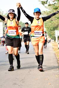 BIB: 40395, 47530
                            <button type="button" onclick="openModal(10208544)" class="btn btn-primary btn-sm float-right btn-popup" data-toggle="modal" data-target=".modal-high-quality">
                        <i class="fas fa-shopping-cart"></i> Add to Cart
                    </button>
                                            <button type="button" onclick="isThisMe(10208544, true)" class="btn btn-success btn-sm float-right btn-popup btn-isme hidden" data-toggle="tooltip" data-placement="bottom" title="นี่คือรูปของคุณใช่ไหม คลิกที่นี่เพื่อเอาเข้าอัลบั้ม">
                        <i class="fas fa-plus"></i> Add to album
                    </button>
                    <button type="button" onclick="isThisMe(10208544, false)" class="btn btn-warning btn-sm float-right btn-popup btn-isnotme hidden">
                        <i class="fas fa-ban"></i> Remove from album
                    </button>