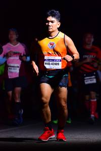 BIB: 1219, 42409
                            <button type="button" onclick="openModal(10252916)" class="btn btn-primary btn-sm float-right btn-popup" data-toggle="modal" data-target=".modal-high-quality">
                        <i class="fas fa-shopping-cart"></i> Add to Cart
                    </button>
                                            <button type="button" onclick="isThisMe(10252916, true)" class="btn btn-success btn-sm float-right btn-popup btn-isme hidden" data-toggle="tooltip" data-placement="bottom" title="นี่คือรูปของคุณใช่ไหม คลิกที่นี่เพื่อเอาเข้าอัลบั้ม">
                        <i class="fas fa-plus"></i> Add to album
                    </button>
                    <button type="button" onclick="isThisMe(10252916, false)" class="btn btn-warning btn-sm float-right btn-popup btn-isnotme hidden">
                        <i class="fas fa-ban"></i> Remove from album
                    </button>