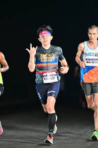 BIB: 48136, 125
                            <button type="button" onclick="openModal(7295746)" class="btn btn-primary btn-sm float-right btn-popup" data-toggle="modal" data-target=".modal-high-quality">
                        <i class="fas fa-shopping-cart"></i> Add to Cart
                    </button>
                                            <button type="button" onclick="isThisMe(7295746, true)" class="btn btn-success btn-sm float-right btn-popup btn-isme hidden" data-toggle="tooltip" data-placement="bottom" title="นี่คือรูปของคุณใช่ไหม คลิกที่นี่เพื่อเอาเข้าอัลบั้ม">
                        <i class="fas fa-plus"></i> Add to album
                    </button>
                    <button type="button" onclick="isThisMe(7295746, false)" class="btn btn-warning btn-sm float-right btn-popup btn-isnotme hidden">
                        <i class="fas fa-ban"></i> Remove from album
                    </button>