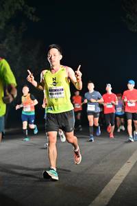 BIB: 41010
                            <button type="button" onclick="openModal(8048794)" class="btn btn-primary btn-sm float-right btn-popup" data-toggle="modal" data-target=".modal-high-quality">
                        <i class="fas fa-shopping-cart"></i> Add to Cart
                    </button>
                                            <button type="button" onclick="isThisMe(8048794, true)" class="btn btn-success btn-sm float-right btn-popup btn-isme hidden" data-toggle="tooltip" data-placement="bottom" title="นี่คือรูปของคุณใช่ไหม คลิกที่นี่เพื่อเอาเข้าอัลบั้ม">
                        <i class="fas fa-plus"></i> Add to album
                    </button>
                    <button type="button" onclick="isThisMe(8048794, false)" class="btn btn-warning btn-sm float-right btn-popup btn-isnotme hidden">
                        <i class="fas fa-ban"></i> Remove from album
                    </button>