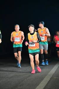 BIB: 4201, 45430
                            <button type="button" onclick="openModal(7917213)" class="btn btn-primary btn-sm float-right btn-popup" data-toggle="modal" data-target=".modal-high-quality">
                        <i class="fas fa-shopping-cart"></i> Add to Cart
                    </button>
                                            <button type="button" onclick="isThisMe(7917213, true)" class="btn btn-success btn-sm float-right btn-popup btn-isme hidden" data-toggle="tooltip" data-placement="bottom" title="นี่คือรูปของคุณใช่ไหม คลิกที่นี่เพื่อเอาเข้าอัลบั้ม">
                        <i class="fas fa-plus"></i> Add to album
                    </button>
                    <button type="button" onclick="isThisMe(7917213, false)" class="btn btn-warning btn-sm float-right btn-popup btn-isnotme hidden">
                        <i class="fas fa-ban"></i> Remove from album
                    </button>