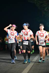 BIB: 400, 41416
                            <button type="button" onclick="openModal(7905197)" class="btn btn-primary btn-sm float-right btn-popup" data-toggle="modal" data-target=".modal-high-quality">
                        <i class="fas fa-shopping-cart"></i> Add to Cart
                    </button>
                                            <button type="button" onclick="isThisMe(7905197, true)" class="btn btn-success btn-sm float-right btn-popup btn-isme hidden" data-toggle="tooltip" data-placement="bottom" title="นี่คือรูปของคุณใช่ไหม คลิกที่นี่เพื่อเอาเข้าอัลบั้ม">
                        <i class="fas fa-plus"></i> Add to album
                    </button>
                    <button type="button" onclick="isThisMe(7905197, false)" class="btn btn-warning btn-sm float-right btn-popup btn-isnotme hidden">
                        <i class="fas fa-ban"></i> Remove from album
                    </button>