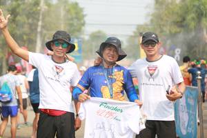 BIB: 42195
                            <button type="button" onclick="openModal(8280561)" class="btn btn-primary btn-sm float-right btn-popup" data-toggle="modal" data-target=".modal-high-quality">
                        <i class="fas fa-shopping-cart"></i> Add to Cart
                    </button>
                                            <button type="button" onclick="isThisMe(8280561, true)" class="btn btn-success btn-sm float-right btn-popup btn-isme hidden" data-toggle="tooltip" data-placement="bottom" title="นี่คือรูปของคุณใช่ไหม คลิกที่นี่เพื่อเอาเข้าอัลบั้ม">
                        <i class="fas fa-plus"></i> Add to album
                    </button>
                    <button type="button" onclick="isThisMe(8280561, false)" class="btn btn-warning btn-sm float-right btn-popup btn-isnotme hidden">
                        <i class="fas fa-ban"></i> Remove from album
                    </button>