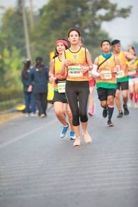 BIB: 1952, 0546
                            <button type="button" onclick="openModal(7649692)" class="btn btn-primary btn-sm float-right btn-popup" data-toggle="modal" data-target=".modal-high-quality">
                        <i class="fas fa-shopping-cart"></i> Add to Cart
                    </button>
                                            <button type="button" onclick="isThisMe(7649692, true)" class="btn btn-success btn-sm float-right btn-popup btn-isme hidden" data-toggle="tooltip" data-placement="bottom" title="นี่คือรูปของคุณใช่ไหม คลิกที่นี่เพื่อเอาเข้าอัลบั้ม">
                        <i class="fas fa-plus"></i> Add to album
                    </button>
                    <button type="button" onclick="isThisMe(7649692, false)" class="btn btn-warning btn-sm float-right btn-popup btn-isnotme hidden">
                        <i class="fas fa-ban"></i> Remove from album
                    </button>