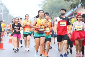 BIB: 16350, 17085, 130, 16500, 1115
                            <button type="button" onclick="openModal(9501710)" class="btn btn-primary btn-sm float-right btn-popup" data-toggle="modal" data-target=".modal-high-quality">
                        <i class="fas fa-shopping-cart"></i> Add to Cart
                    </button>
                                            <button type="button" onclick="isThisMe(9501710, true)" class="btn btn-success btn-sm float-right btn-popup btn-isme hidden" data-toggle="tooltip" data-placement="bottom" title="นี่คือรูปของคุณใช่ไหม คลิกที่นี่เพื่อเอาเข้าอัลบั้ม">
                        <i class="fas fa-plus"></i> Add to album
                    </button>
                    <button type="button" onclick="isThisMe(9501710, false)" class="btn btn-warning btn-sm float-right btn-popup btn-isnotme hidden">
                        <i class="fas fa-ban"></i> Remove from album
                    </button>