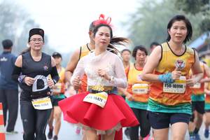 BIB: 16998, 16471, 1164
                            <button type="button" onclick="openModal(9494637)" class="btn btn-primary btn-sm float-right btn-popup" data-toggle="modal" data-target=".modal-high-quality">
                        <i class="fas fa-shopping-cart"></i> Add to Cart
                    </button>
                                            <button type="button" onclick="isThisMe(9494637, true)" class="btn btn-success btn-sm float-right btn-popup btn-isme hidden" data-toggle="tooltip" data-placement="bottom" title="นี่คือรูปของคุณใช่ไหม คลิกที่นี่เพื่อเอาเข้าอัลบั้ม">
                        <i class="fas fa-plus"></i> Add to album
                    </button>
                    <button type="button" onclick="isThisMe(9494637, false)" class="btn btn-warning btn-sm float-right btn-popup btn-isnotme hidden">
                        <i class="fas fa-ban"></i> Remove from album
                    </button>